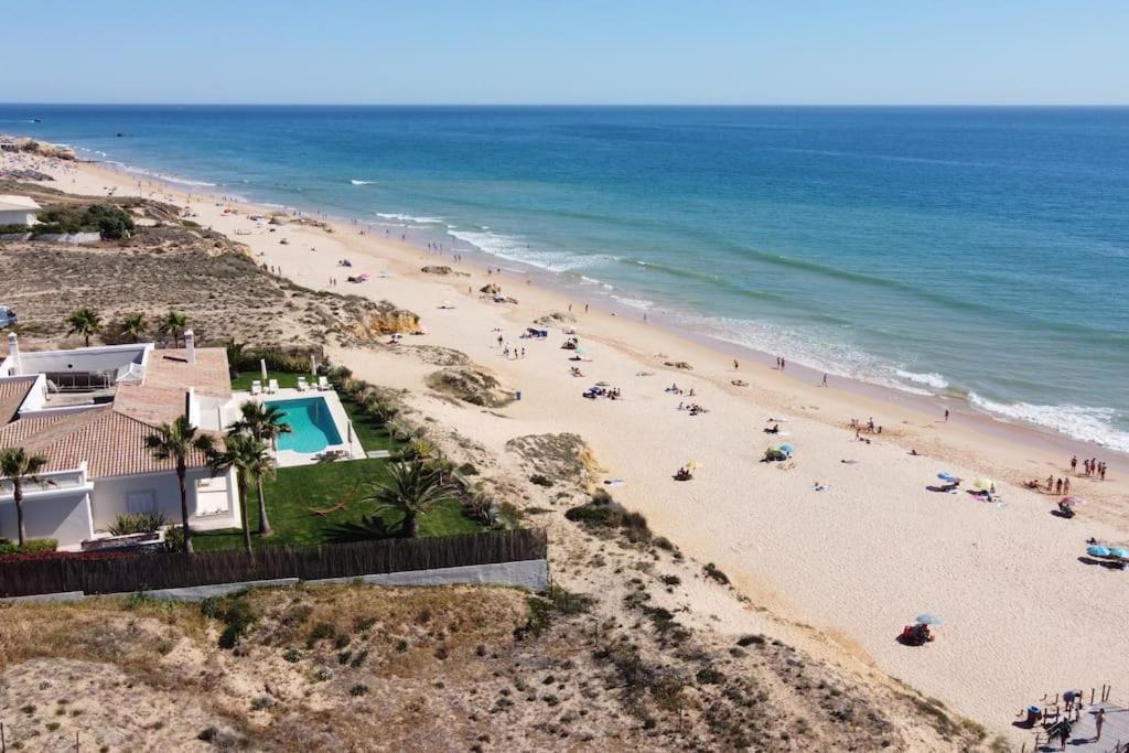 Charming Beachside Apartment- The Perfect Getaway! Албуфейра Екстериор снимка