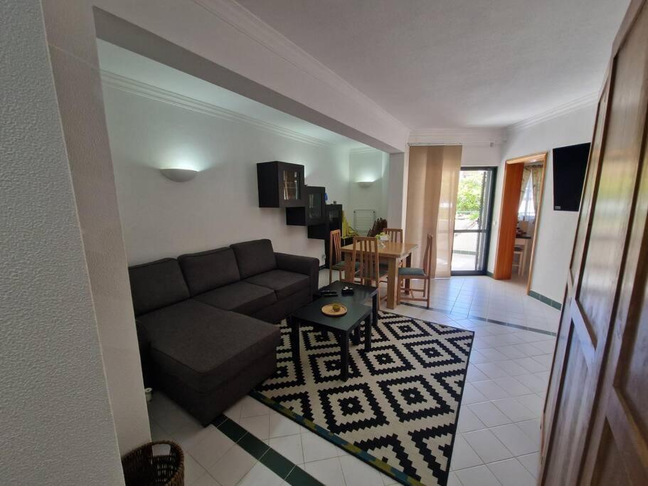 Charming Beachside Apartment- The Perfect Getaway! Албуфейра Екстериор снимка